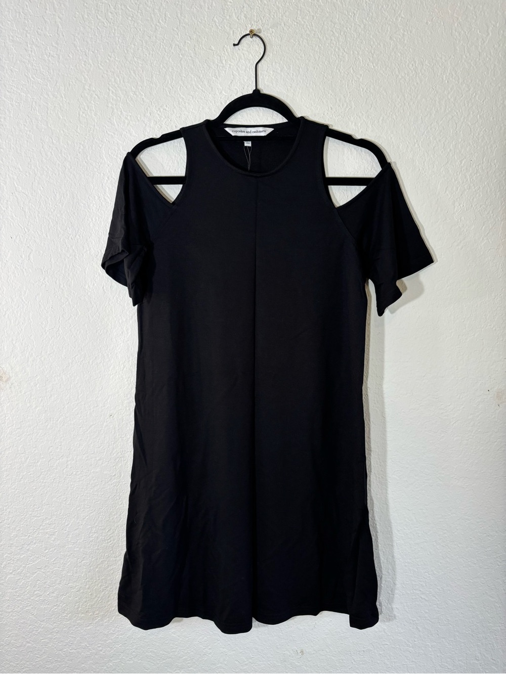 NWT Cupcakes And Cashmere Hyde Cold Shoulder Black Mini Dress Size XS - Picture 2 of 10